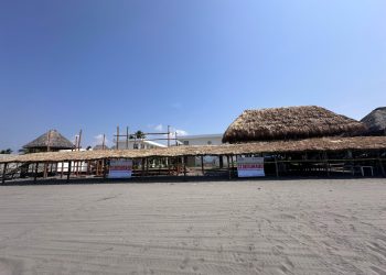 Profepa clausura construcciones en playas de Tonalá, Chiapas