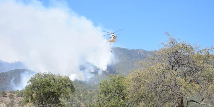 Gestiona Gobierno de Tlaxcala apoyo de Helicópteros para combatir Incendio