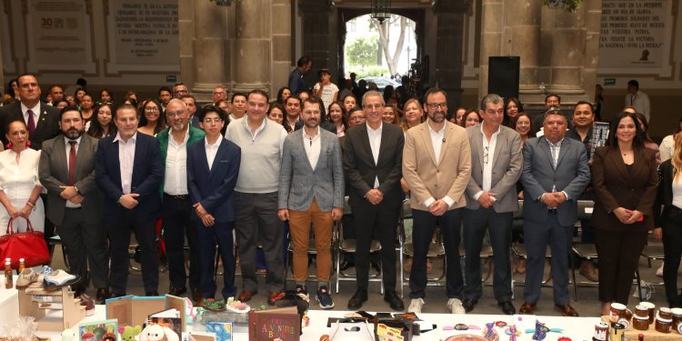 Fortalecen el comercio local Gobierno de la Ciudad y ACECOP