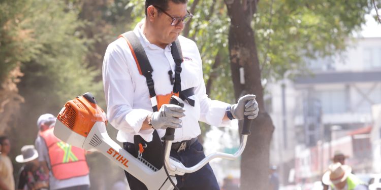 Alejandro Armenta dirigió trabajos del Programa Estatal de Mantenimiento en la Laguna de San Baltazar