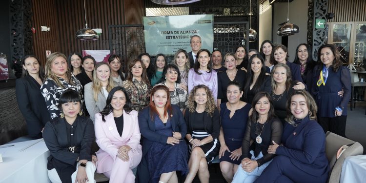 Gobierno de la ciudad refuerza el liderazgo femenino empresarial, encabeza firma alianza estratégica