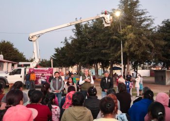 Gobierno capitalino instala 140 luminarias LED en San Miguel Espejo