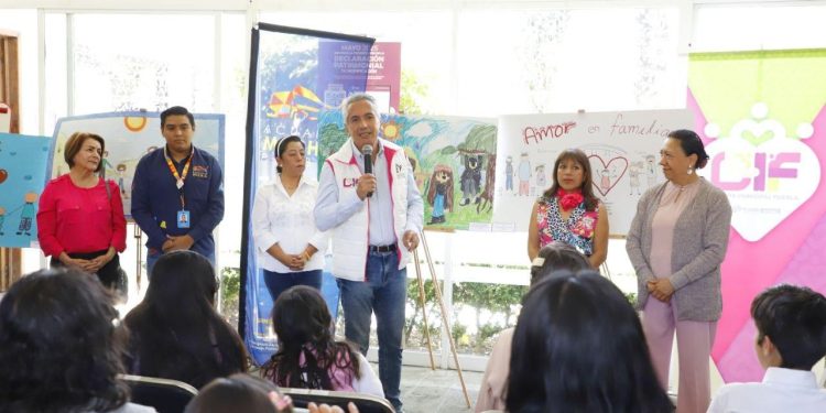 Fomenta SMDIF integración familiar mediante concurso de dibujo “la familia es amor”