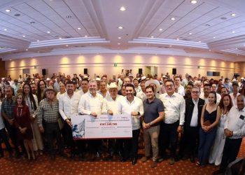 Gobierno de México, estado y usuarios entregan apoyos de 170 mdp para el agro michoacano