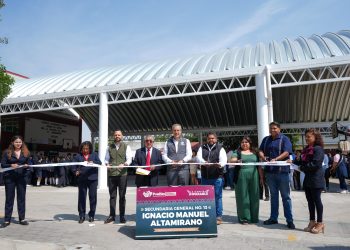 Entrega Pepe Chedraui techado escolar que permitirá recolectar 5 mil litros de agua de lluvia