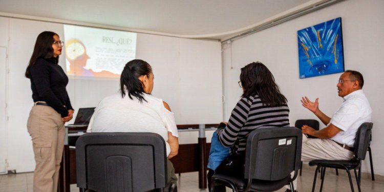 Imparte SMDIF talleres de resiliencia a personas cuidadoras