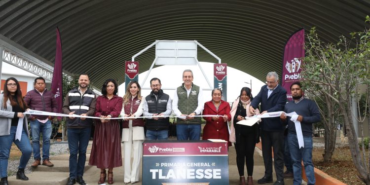 Sistema de captación de lluvia para Primaria General Tlanesse entrega Pepe Chedraui