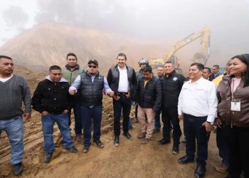 Atiende gobernador Alejandro Armenta a afectados por Huracán Erick en Eloxochitlán