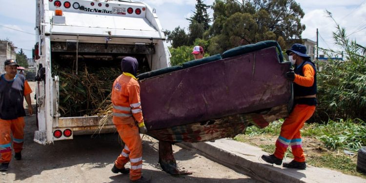 Impulsa Gobierno de la Ciudad programa de descacharrización ante la temporada de lluvias