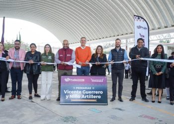Entrega Pepe Chedraui  a escuelas de San Jerónimo Caleras sistema de captación pluvial