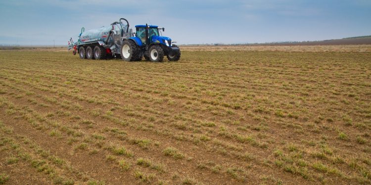 Biofertilizante de Altosano-Granjas Carroll impulsa agricultura sustentable en Veracruz y Puebla