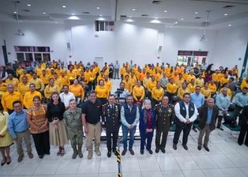 Gobierno de México rinde homenaje a combatientes de incendios forestales