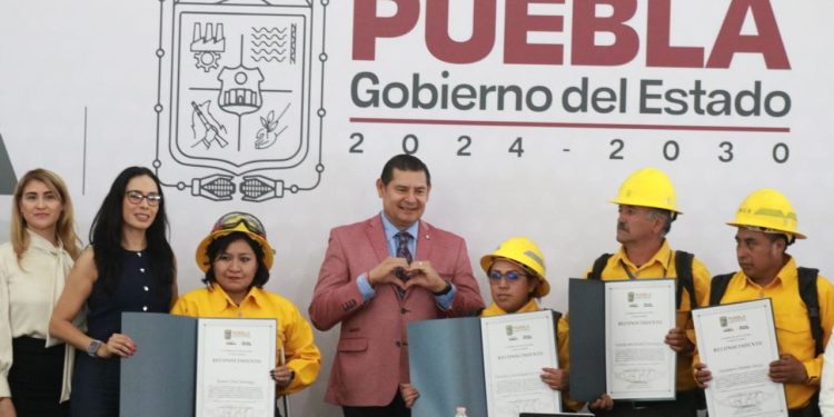 Anuncia gobernador Armenta plan de vivienda para policías, bomberos y combatientes