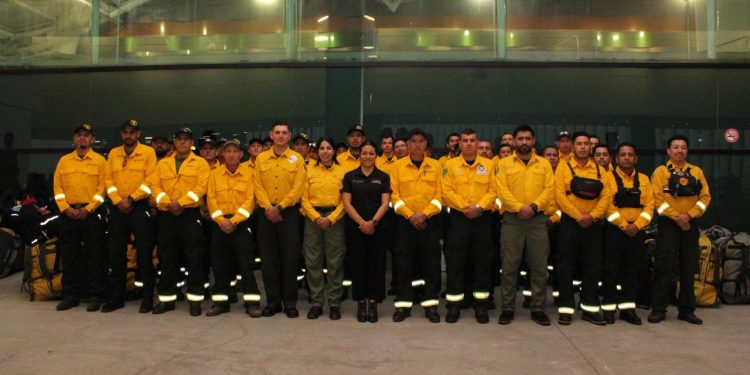 Contingente de combatientes se suma al apoyo ante emergencia por incendios forestales en Canadá