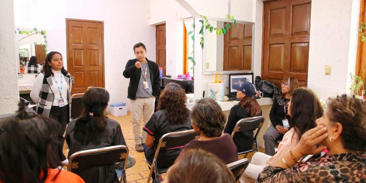 Impulsa MariElise Budib la salud emocional y el empoderamiento económico de mujeres