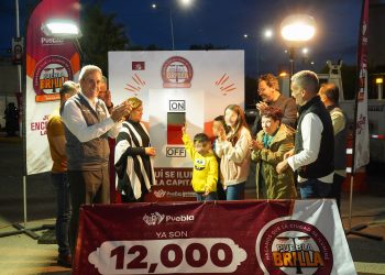 En San Isidro Castillotla, Puebla Brilla llega a 12 mil luminarias modernizadas en menos de un año