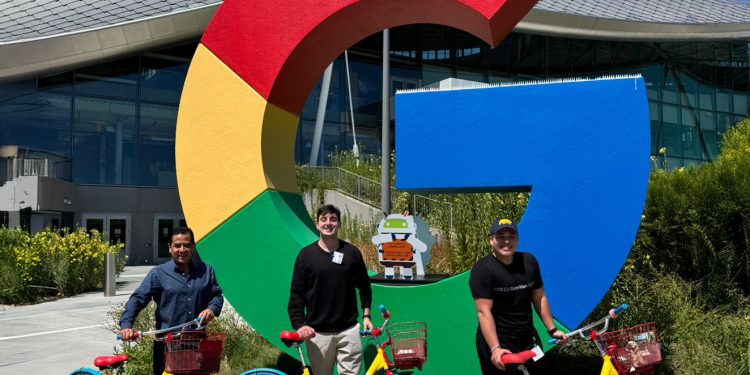 Estudiantes poblanos exploran futuro energético y tecnológico en Silicon Valley