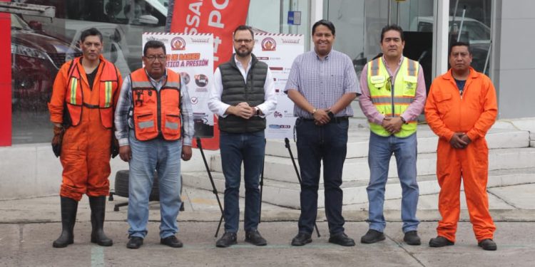 Fortalece Gobierno de la Ciudad la campaña Bacheando Puebla, suma maquinaria de bacheo en frío