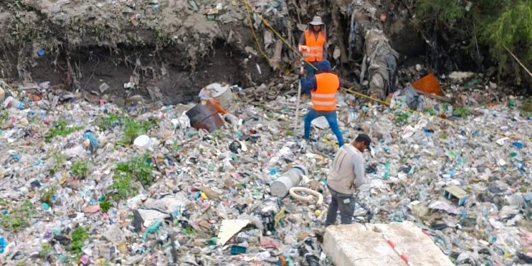 Retiran basura de infraestructura de desagüe del Valle de México, a cargo de Conagua