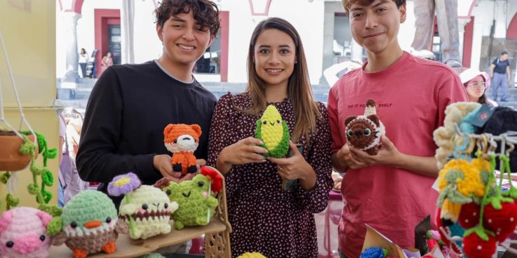 Más de 50 emprendimientos participaron en el Mercadito de las Juventudes