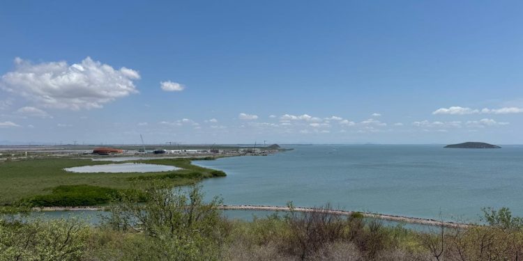 Semarnat, Profepa e Inpi recorren junto con comunidades indígenas la Bahía de Ohuira, Topolobampo