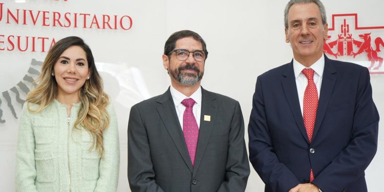 Firma Pepe Chedraui convenio con la IBERO para fortalecer conocimiento y habilidades de las mujeres en materia de finanzas