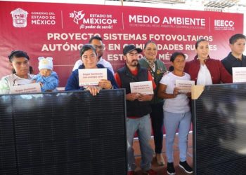 Lleva gobernadora Delfina Gómez energía solar a 2 mil 600 personas de comunidades rurales