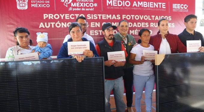 Lleva gobernadora Delfina Gómez energía solar a 2 mil 600 personas de comunidades rurales