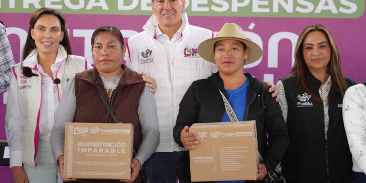 Entregan Pepe Chedraui y MariElise Budib apoyos alimentarios en juntas auxiliares