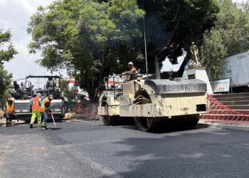 Avanza Gobierno de la Ciudad con rehabilitación vial en avenida 11 Oriente