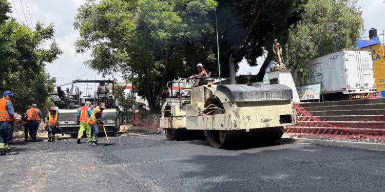 Avanza Gobierno de la Ciudad con rehabilitación vial en avenida 11 Oriente