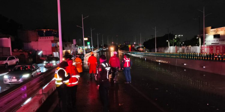 Realiza Protección Civil retiro de desechos sólidos en alcantarillas pluviales