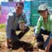 Jóvenes plantan más de 50 mil árboles en reforestación simultánea en Michoacán