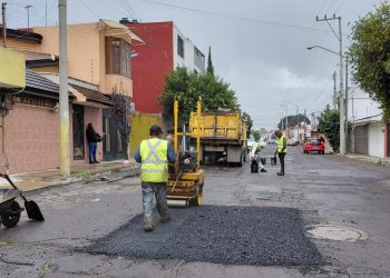 Atiende nuevos puntos de la ciudad la Campaña Capitalina Bacheando Puebla