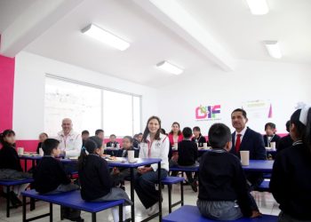 Inaugura MariElise Budib desayunador escolar en la Primaria Salvador Allende