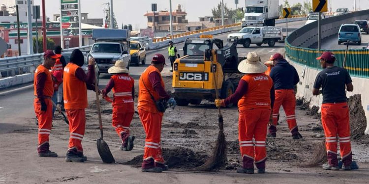 Refuerza OOSL acciones de limpia en la Central de Abasto por temporada de lluvias