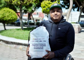 Entrega SMDIF apoyos alimentarios en Azumiatla y Totimehuacan