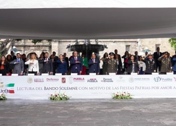 Coloca Pepe Chedraui Bando Solemne de las Fiestas Patrias 2025 en el Palacio Municipal