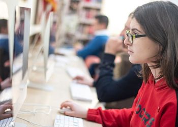 Se necesitan unos 2,7 billones de dólares para conectar a toda la humanidad en 2030