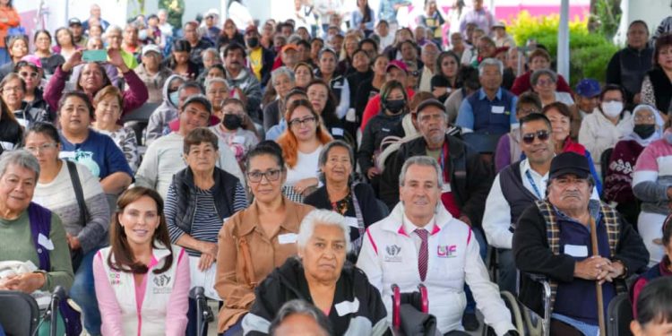 MariElise Budib y Pepe Chedraui entregaron 122 aparatos funcionales a personas con discapacidad