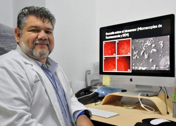 Investigador de la Facultad de Ciencias Biológicas desarrolla biosensores para detectar bacterias patógenas y toxinas