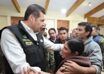 Gobernador Armenta responde de manera inmediata en zonas afectadas por lluvias y supervisa entrega de apoyos