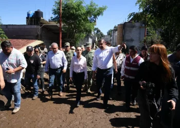 Cobija y atiende la Presidenta Sheinbaum a damnificados en Huauchinango: No vamos a dejar desamparado a nadie