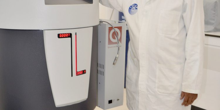 En la Buap el doctor Pal diseña y fabrica nanomateriales aplicables para el medio ambiente