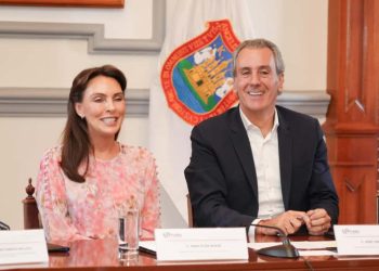 MariElise Budib y Pepe Chedraui firman convenio con Fundación Distribuidores Nissan