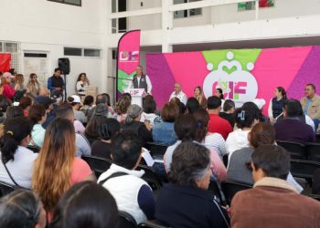 Entrega Pepe Chedraui apoyos alimentarios a familias de San Baltazar Campeche