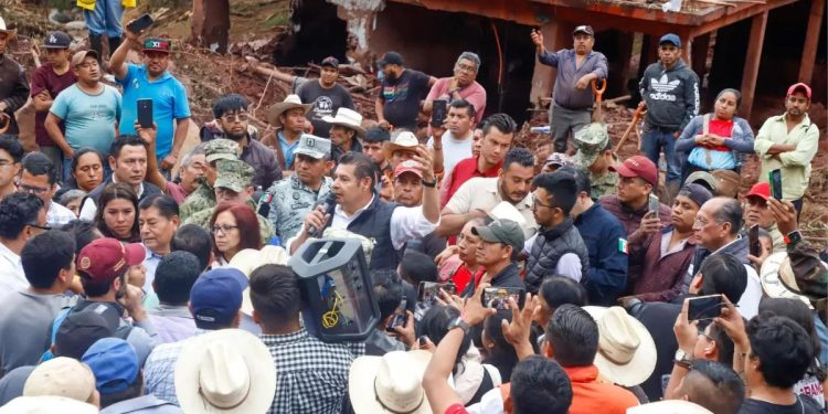 “Trabajamos para reponer su patrimonio, restablecer la salud y los accesos. Protegemos su vida”: Armenta
