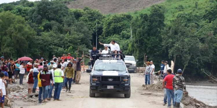 Gobierno federal y estatal, CONAGUA y CEASPUE trabajan en río Pantepec para prevenir futuras inundaciones