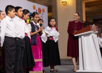 Claudia Sheinbaum invita a la fiesta de culturas comunitarias 2025. Yoltlajtoli: voces en el zócalo
