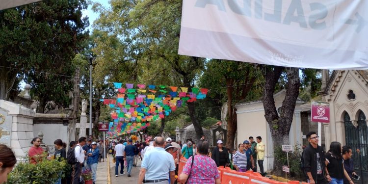 Más de 120 mil visitantes acudieron al Panteón Municipal por Todos Santos
